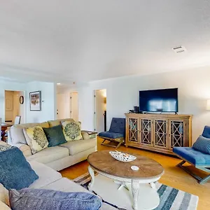  Holiday home Queens Grant 653