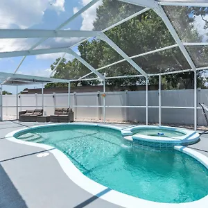 Stunning Modern In With Pool - Just 5 Minutes From Airport! Tampa