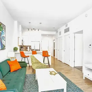Modern 1br Downtown Oasis W Balcony & Rooftop Pool Tampa
